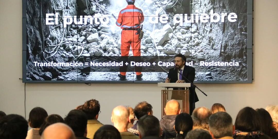 INAUGURACIÓN DE LA ESCUELA MINERÍA DE ALTOS ESFUERZOS DE EL TENIENTE Pensando en nuevos desafíos, principalmente en nuevas operaciones y sus complejidades, además de sentar las bases de la #Minería del .heic
